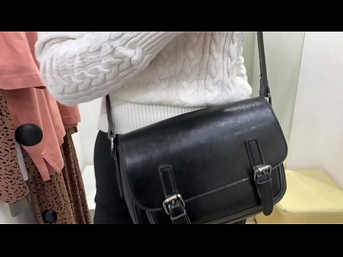 ❤️ ʻO ka masturbation lehulehu o FeralBerry ʻōpio me kahi dildo i loko o ka lumi kūpono ❤ Porno vk ia makou ❤